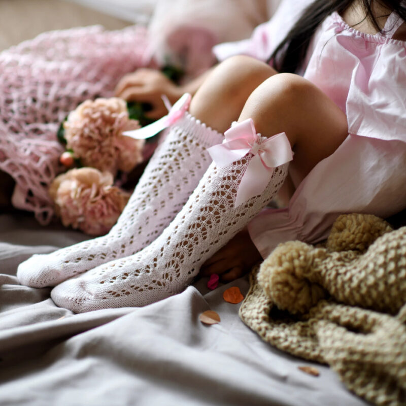 Șosete înalte roz deschis din tricot cu fundiță laterală Condor - imagine 2