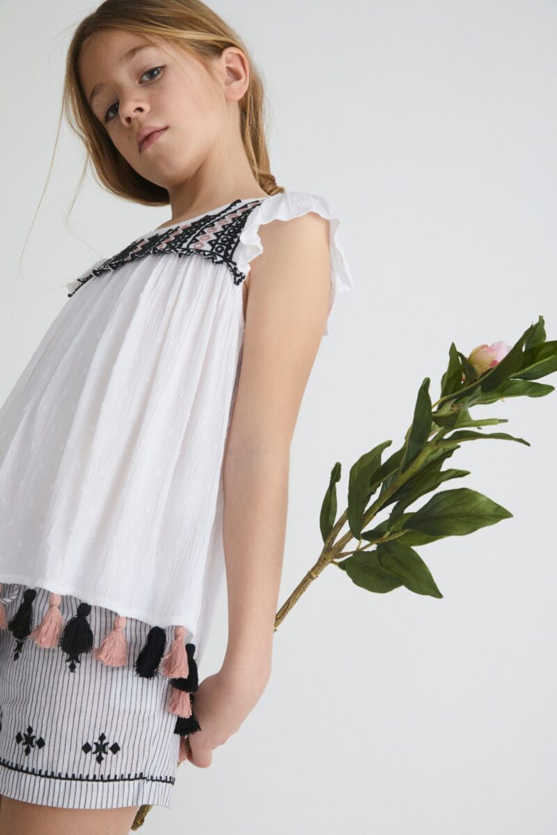 Tricou alb cu broderie si franjuri Petit Bazar - imagine 3