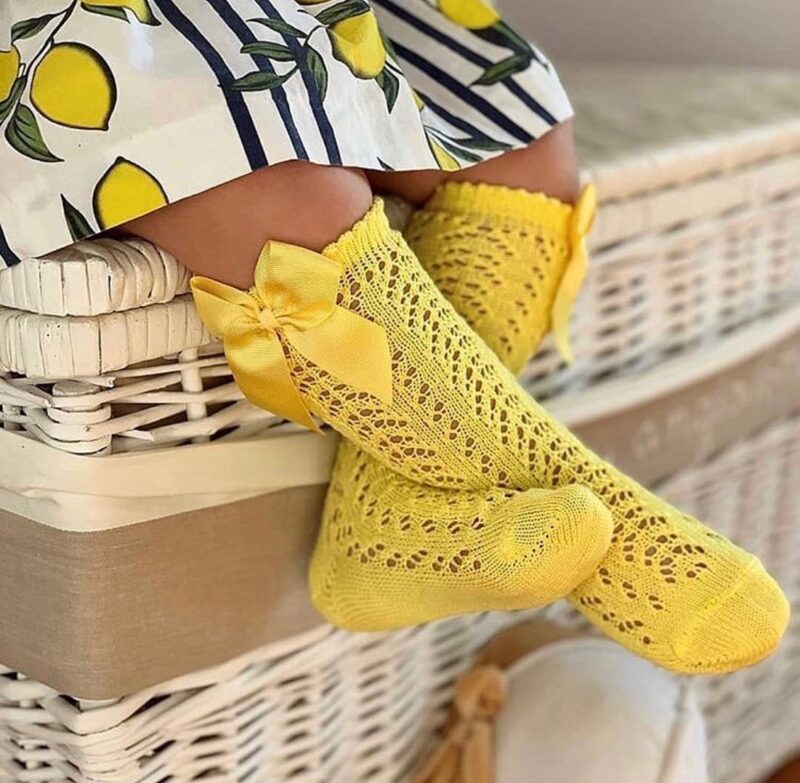 Șosete galbene din tricot Condor (lungi)